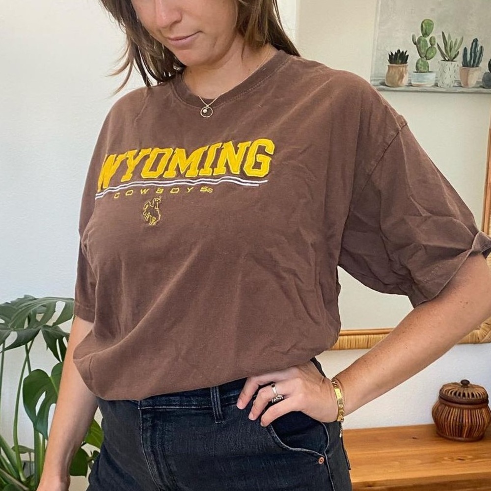 Brown Wyoming Cowboys short sleeve t
